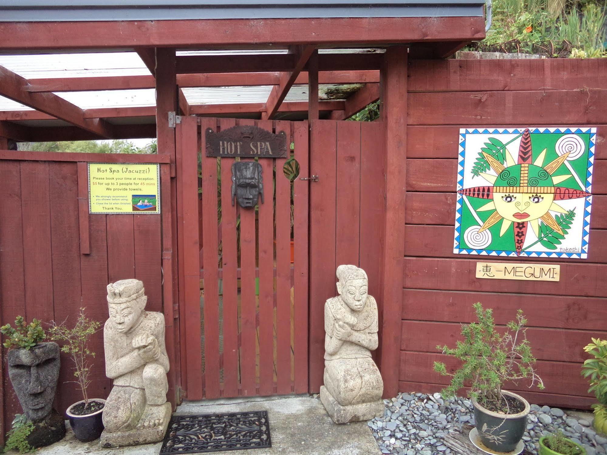 Global Village Travellers Lodge Greymouth Exterior photo The entrance to the museum