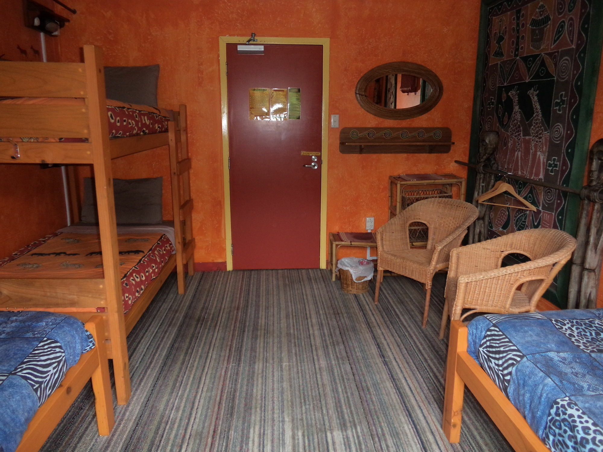 Global Village Travellers Lodge Greymouth Exterior photo A room at the hostel